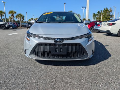 Used 2022 Toyota Corolla LE image 9