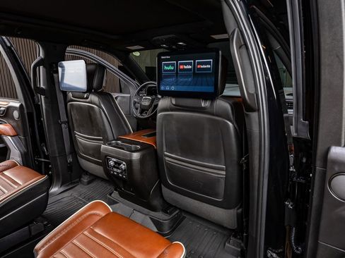 Used 2023 GMC Yukon XL Denali Ultimate image 31