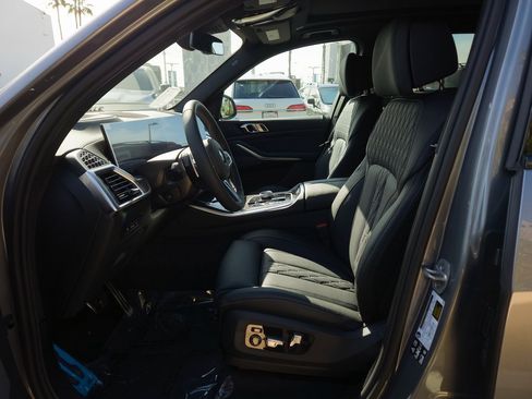 New 2026 BMW X5 M60i w/ Executive Package image 10