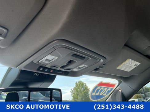 Used 2022 GMC Sierra 1500 SLT w/ SLT Convenience Package AWD/4WD image 26