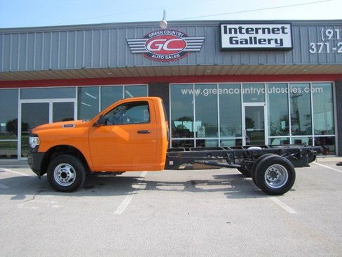 Used 2019 RAM 3500 Tradesman image 5