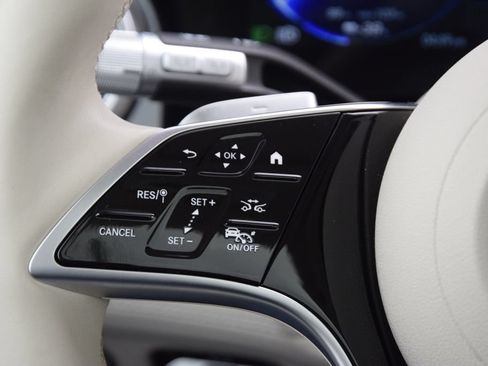 Certified 2023 Mercedes-Benz EQS 580 4MATIC SUV image 24