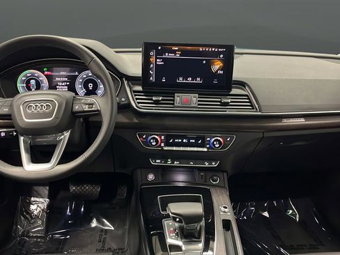 Used 2024 Audi Q5 e Premium w/ Convenience Package AWD/4WD image 11