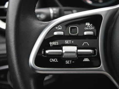 Used 2021 Mercedes-Benz GLC 300 4MATIC image 14