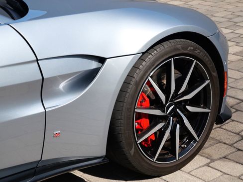 Used 2020 Aston Martin V8 Vantage Coupe RWD image 9