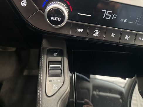 Certified 2023 Kia Telluride EX w/ EX Captain's Chair Package AWD/4WD image 21