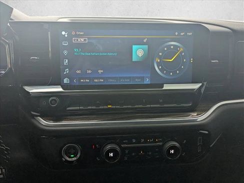 Used 2022 Chevrolet Silverado 1500 LT image 12