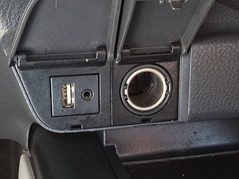 Used 2018 Toyota Camry LE image 22