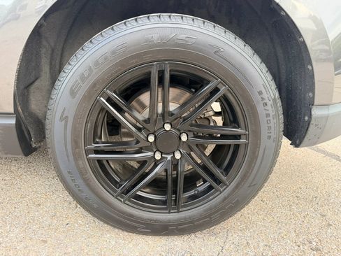 Used 2017 Ford Edge SEL w/ Equipment Group 201A AWD/4WD image 2