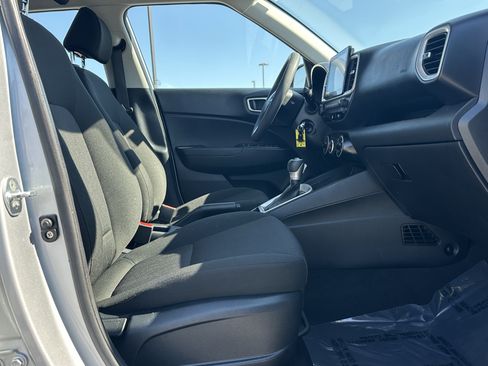 Used 2022 Hyundai Venue SE w/ Cargo Package FWD image 14