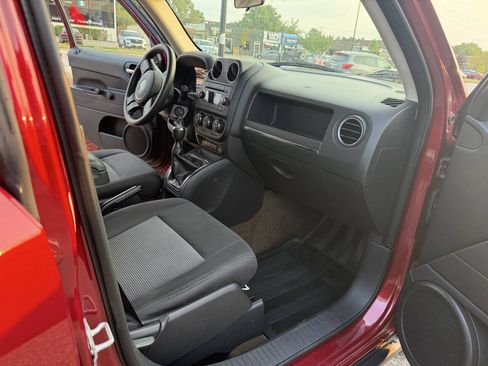 Used 2014 Jeep Patriot Sport FWD image 8