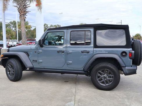 Used 2024 Jeep Wrangler Sport S image 23
