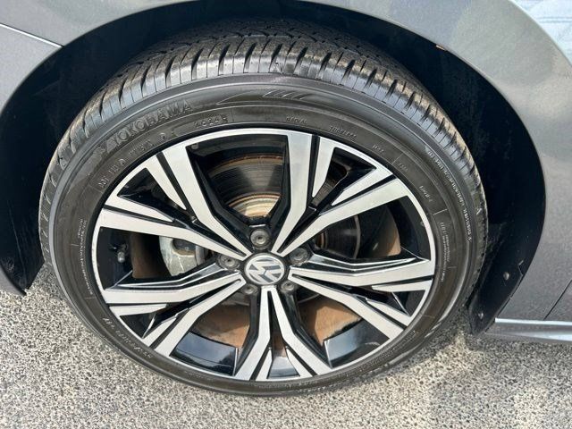 Used 2022 Volkswagen Passat 2.0T SE FWD image 55