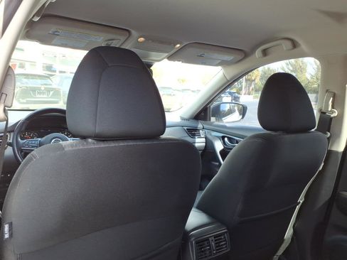 Used 2020 Nissan Rogue SV image 10