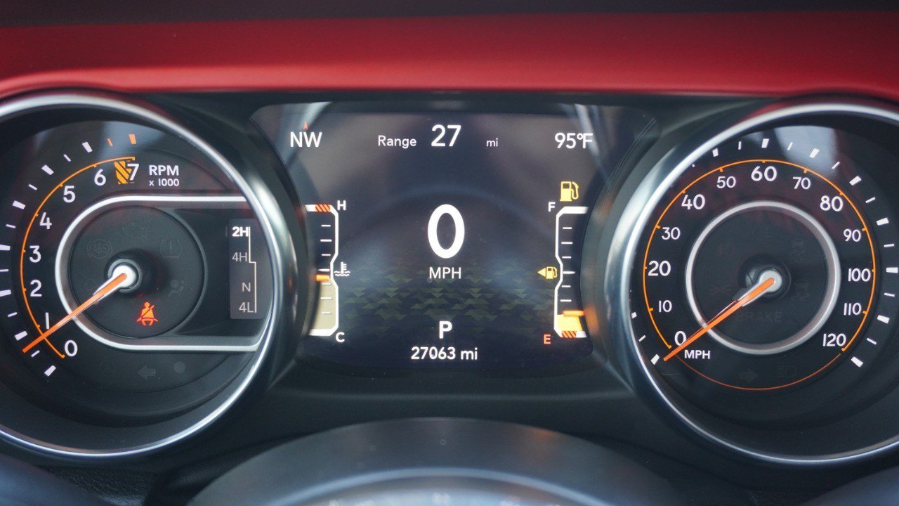 Used 2023 Jeep Gladiator Rubicon w/ Cold Weather Group AWD/4WD image 17