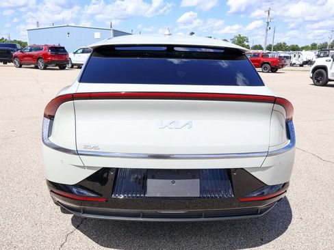 Used 2022 Kia EV6 Wind w/ Wind Technology Package AWD/4WD image 4