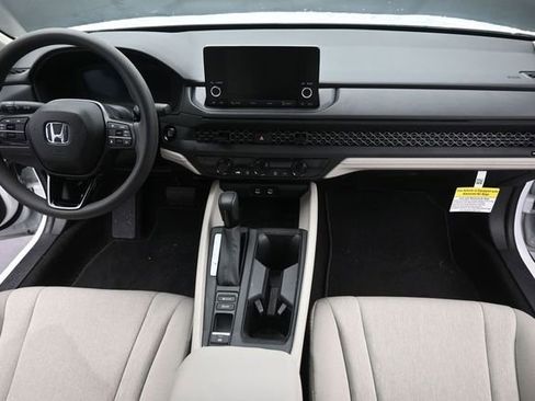 Used 2025 Honda Accord LX image 12