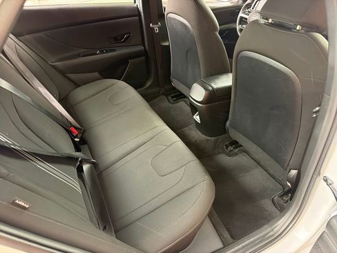 Used 2025 Hyundai Elantra Sport FWD image 30