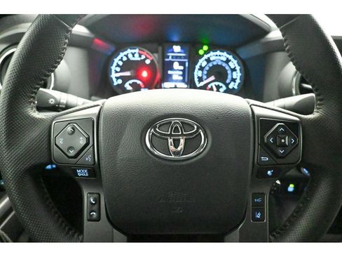 Used 2023 Toyota Tacoma TRD Off-Road image 10