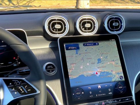 Certified 2025 Mercedes-Benz GLC 300 4MATIC image 6