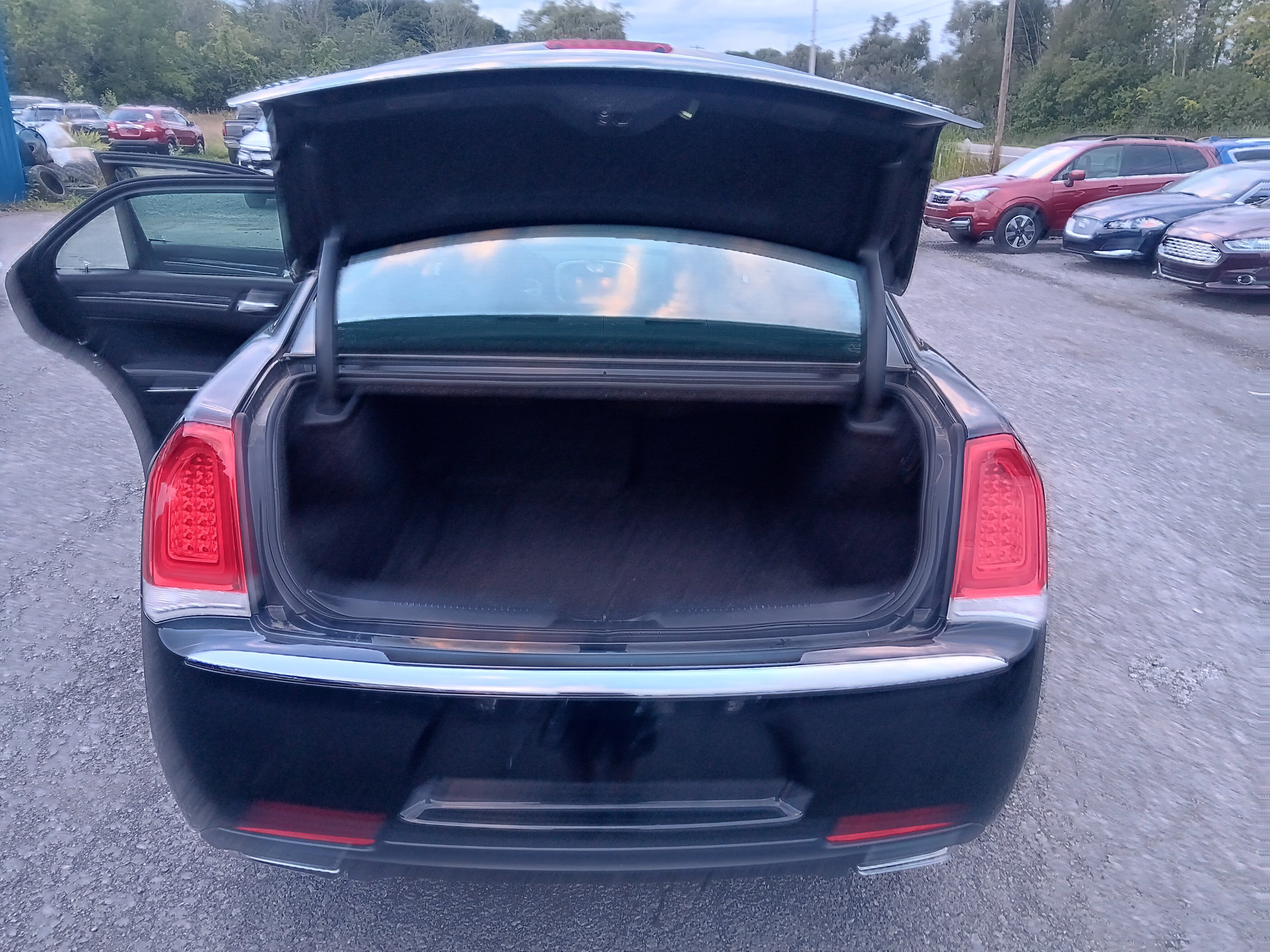Used 2016 Chrysler 300 Limited w/ Driver Convenience Group AWD/4WD image 4
