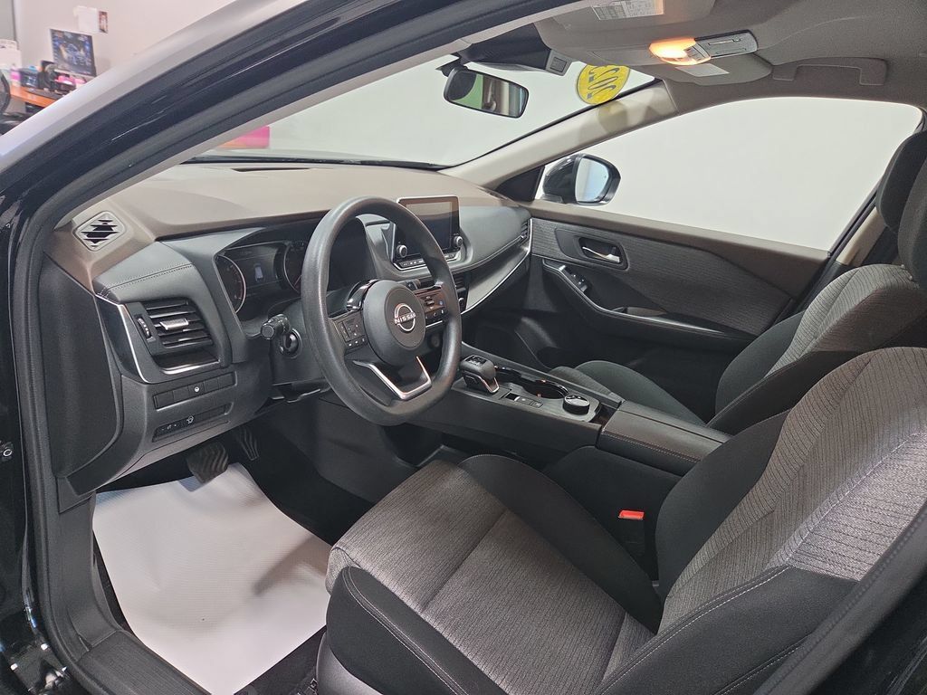 Used 2023 Nissan Rogue SV AWD/4WD image 28