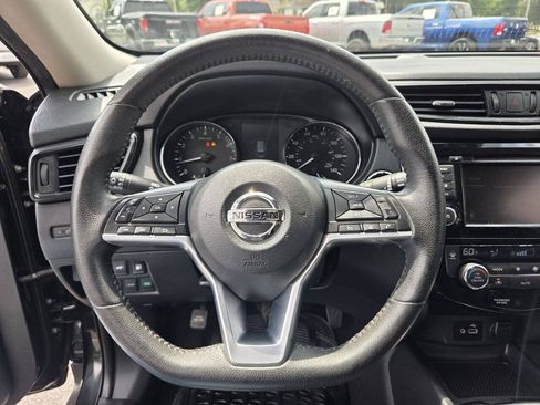 Used 2019 Nissan Rogue SV FWD image 13