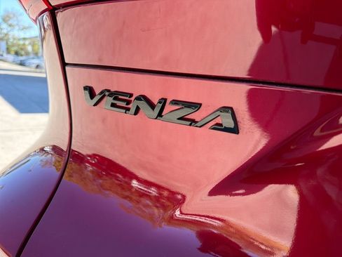 Used 2024 Toyota Venza Nightshade image 9