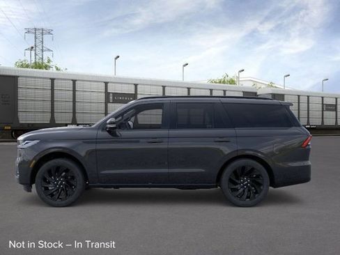 New 2025 Lincoln Navigator Reserve w/ Jet Appearance Package image 3