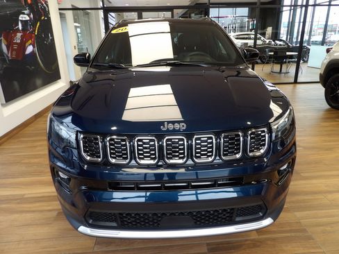 Used 2024 Jeep Compass Limited image 2
