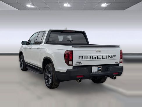 Used 2025 Honda Ridgeline Sport image 3