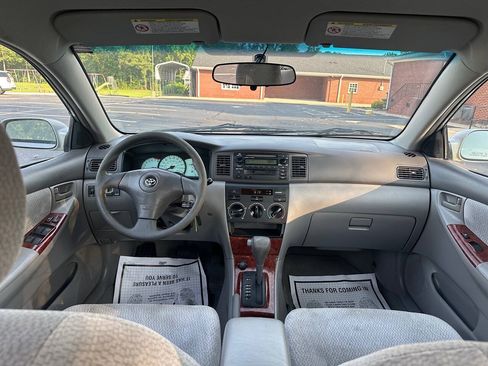 Used 2003 Toyota Corolla LE FWD image 15