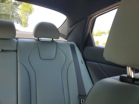 Used 2024 Hyundai Elantra Limited FWD image 12