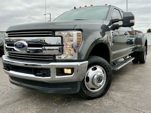 Used 2019 Ford F350 Lariat w/ Lariat Ultimate Package image 3
