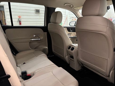 Used 2021 Mercedes-Benz GLB 250 4MATIC image 31