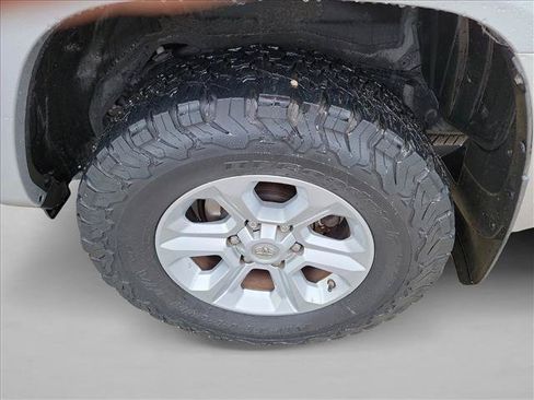 Used 2018 Toyota 4Runner SR5 RWD image 12