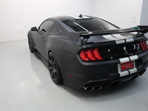 Used 2021 Ford Mustang Shelby GT500 w/ Carbon Fiber Track Pack RWD image 61