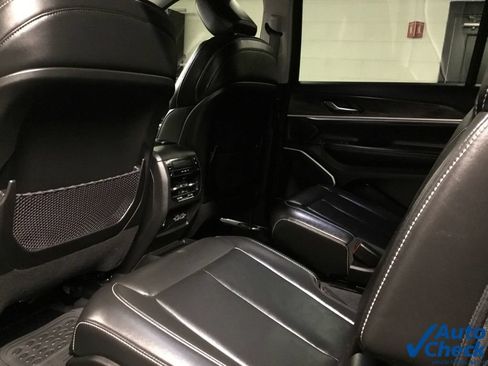Used 2022 Jeep Grand Cherokee L Limited w/ Black Appearance Package AWD/4WD image 28