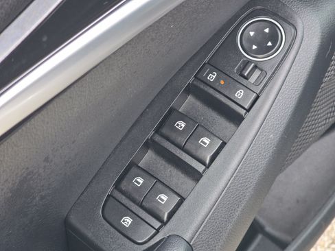 Used 2025 Kia Seltos S AWD/4WD image 27