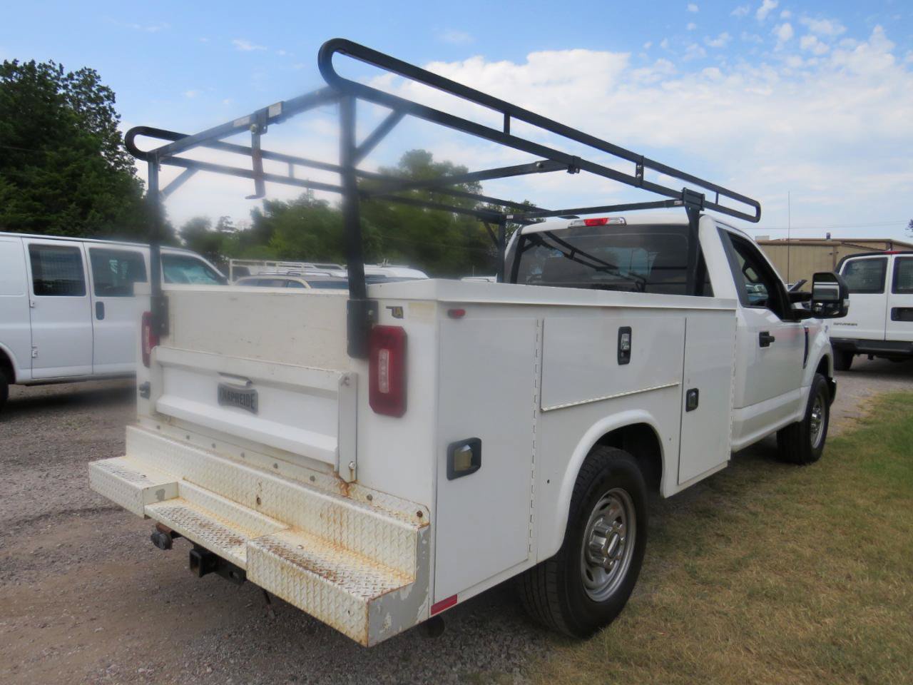 Used 2017 Ford F250 XL w/ Power Equipment Group RWD image 5