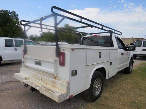 Used 2017 Ford F250 XL w/ Power Equipment Group RWD image 5