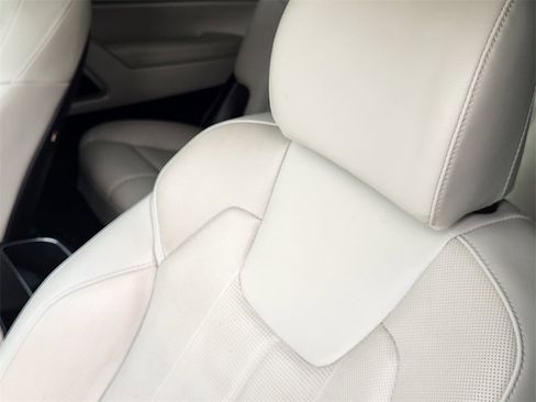 Used 2022 Kia Telluride EX w/ EX Premium Package image 15