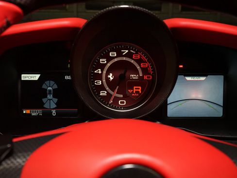 Used 2021 Ferrari F8 Tributo RWD image 14