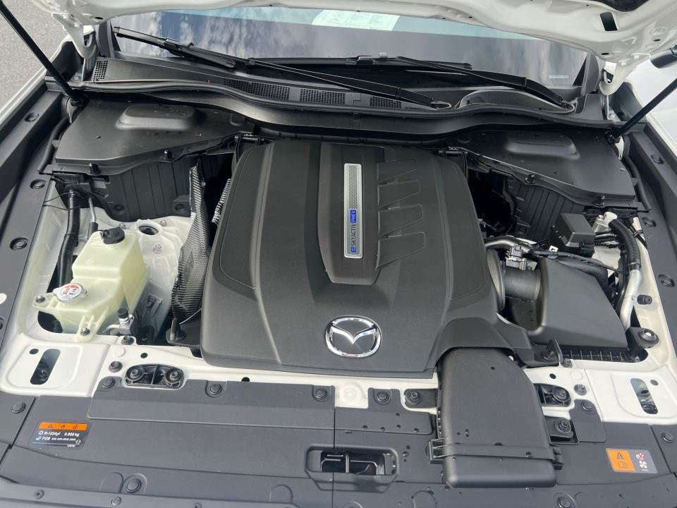Certified 2026 MAZDA CX-90 Plug-In Hybrid w/ Preferred AWD/4WD image 16