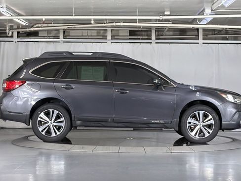 Used 2019 Subaru Outback 3.6R Limited w/ Popular Package #2 AWD/4WD image 7