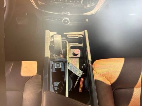 Used 2024 Volvo XC60 B5 Plus AWD/4WD image 6