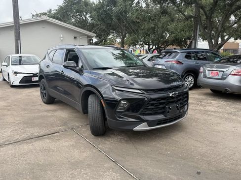 Used 2024 Chevrolet Blazer LT w/ Convenience Package FWD image 3