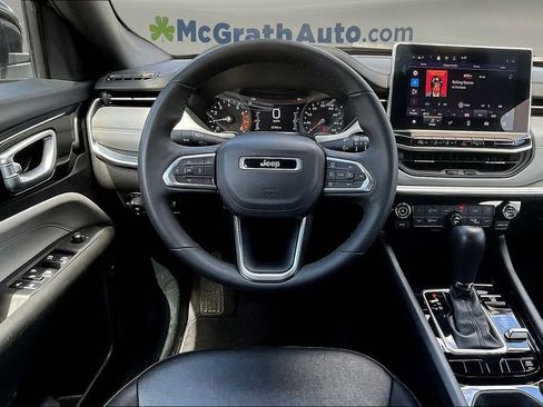 Used 2025 Jeep Compass Limited AWD/4WD image 9