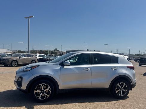 Used 2020 Kia Sportage LX AWD/4WD image 9