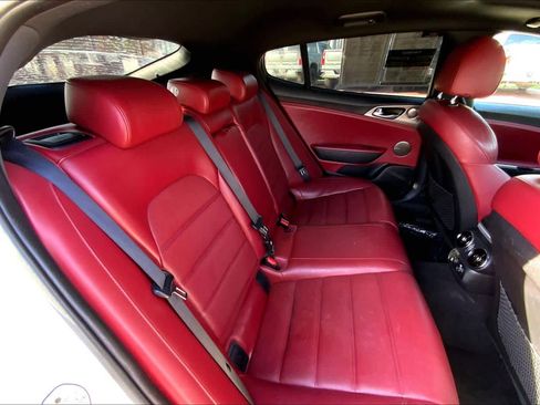Used 2019 Kia Stinger GT2 image 19